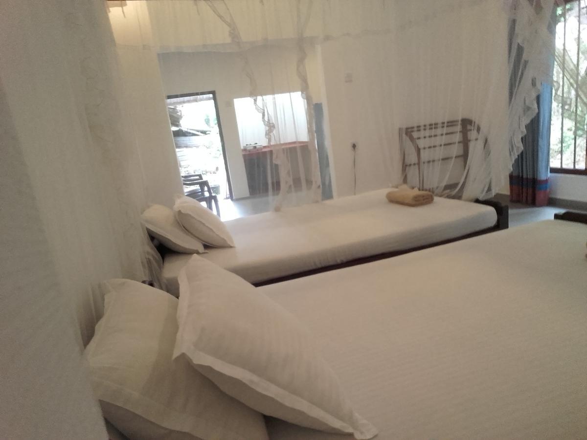 Thusara Guesthouse Mirissa Dış mekan fotoğraf