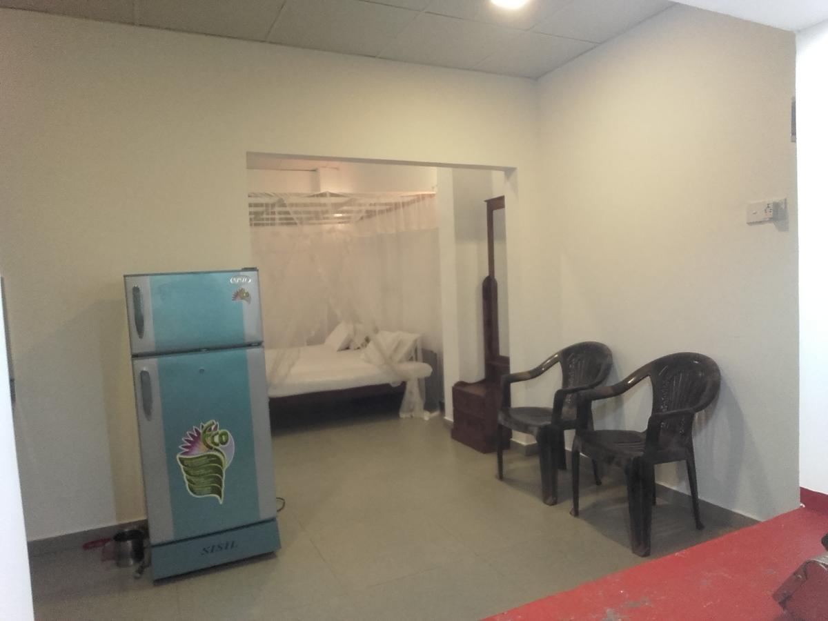 Thusara Guesthouse Mirissa Dış mekan fotoğraf